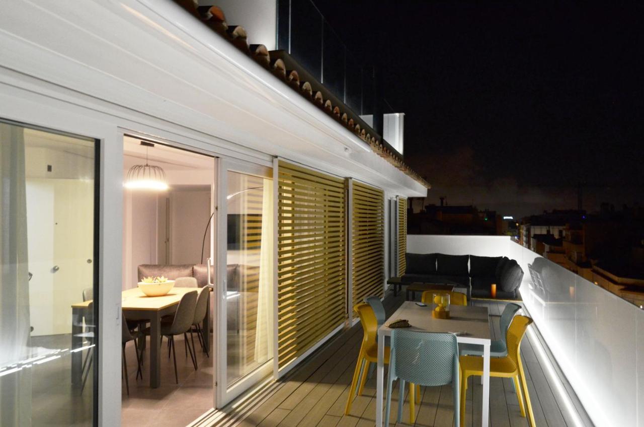 Suites Port Кембрилс Екстериор снимка