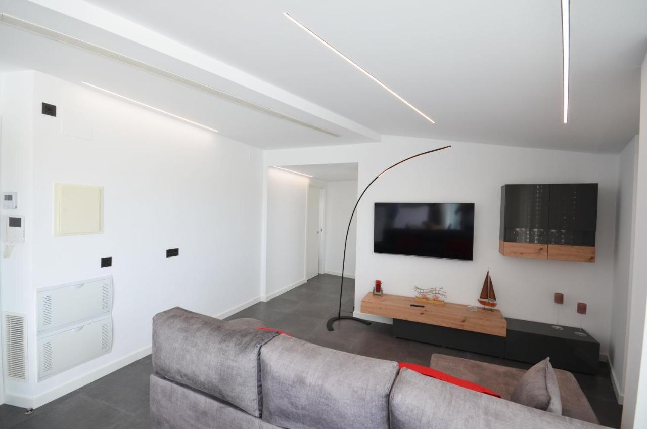Suites Port Кембрилс Екстериор снимка