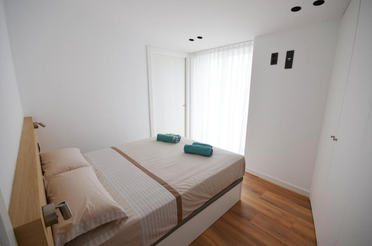 Suites Port Кембрилс Екстериор снимка